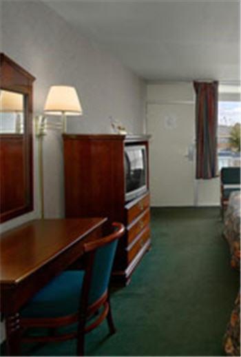 Travel Inn Гоумвуд Номер фото